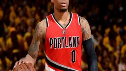 “体坛风云：郭晶晶光芒依旧，刘翔伏明霞悠然自得，林丹等闲适度时光”